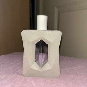 Ariana grande “god is a woman “ perfume eau de parfum 3.4 oz